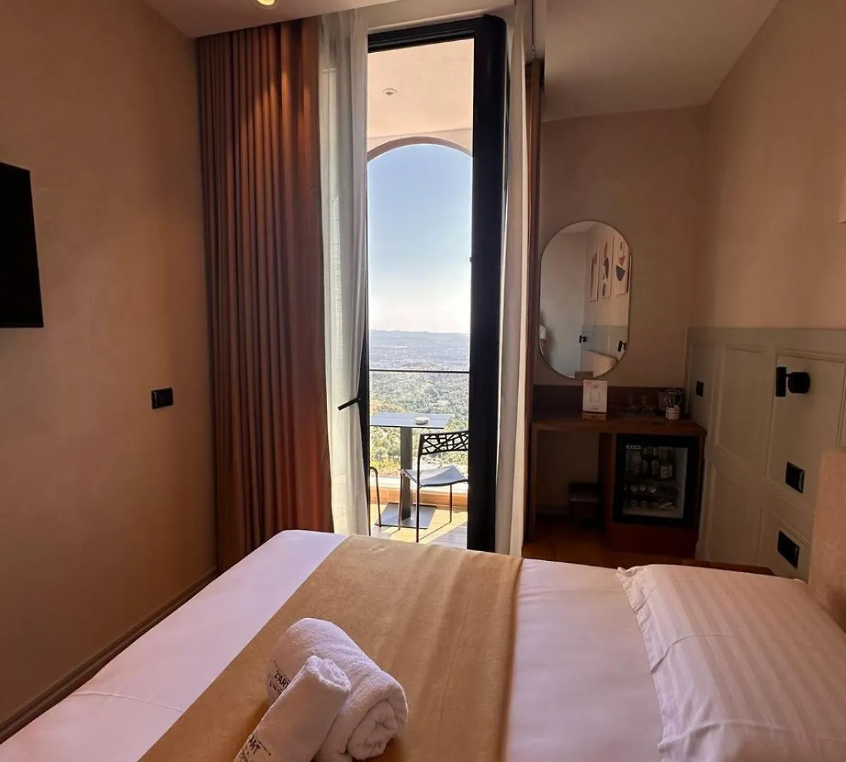 Z Art Hotel Kruje