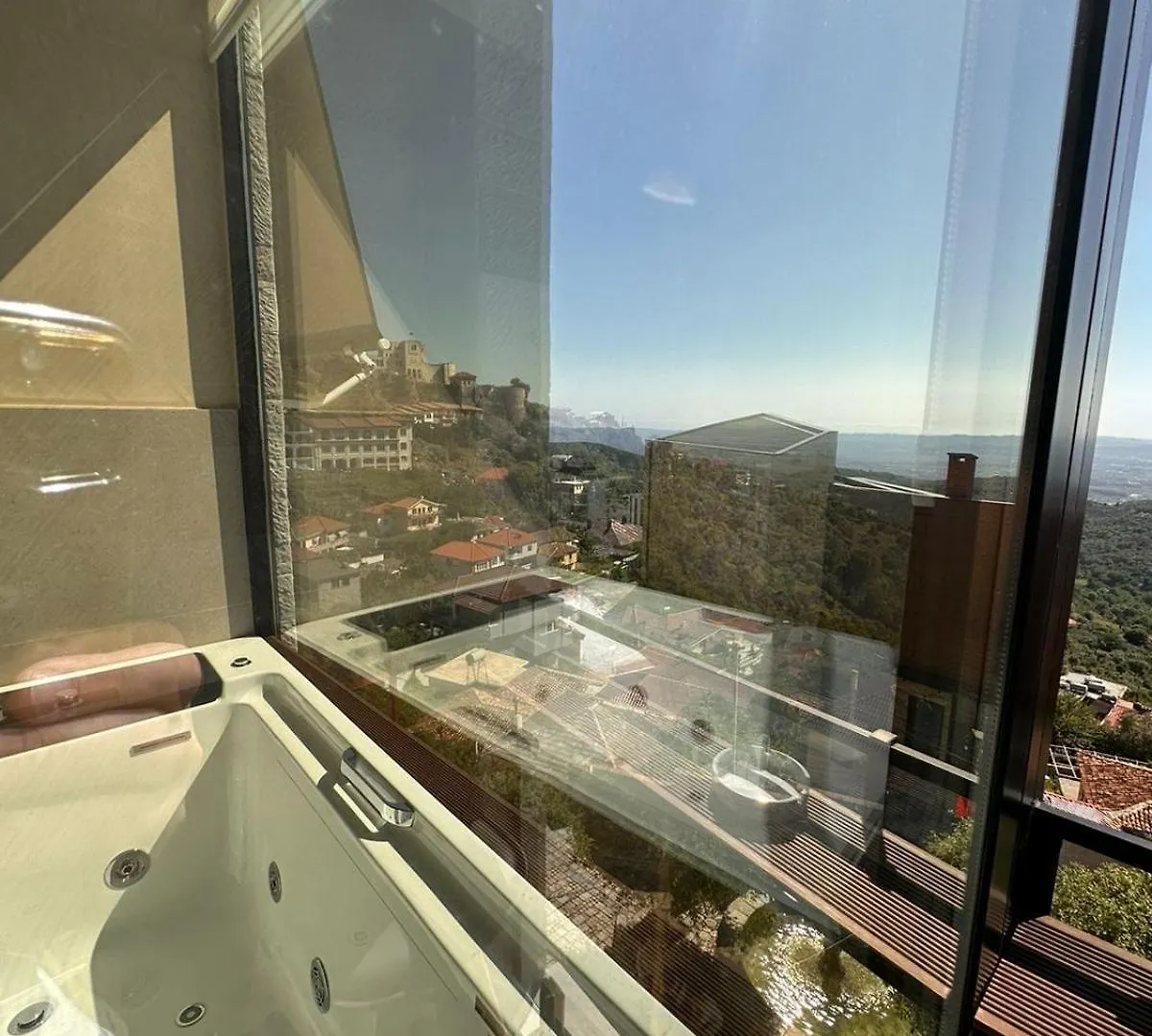 Z Art Hotel Krujë 0*,
