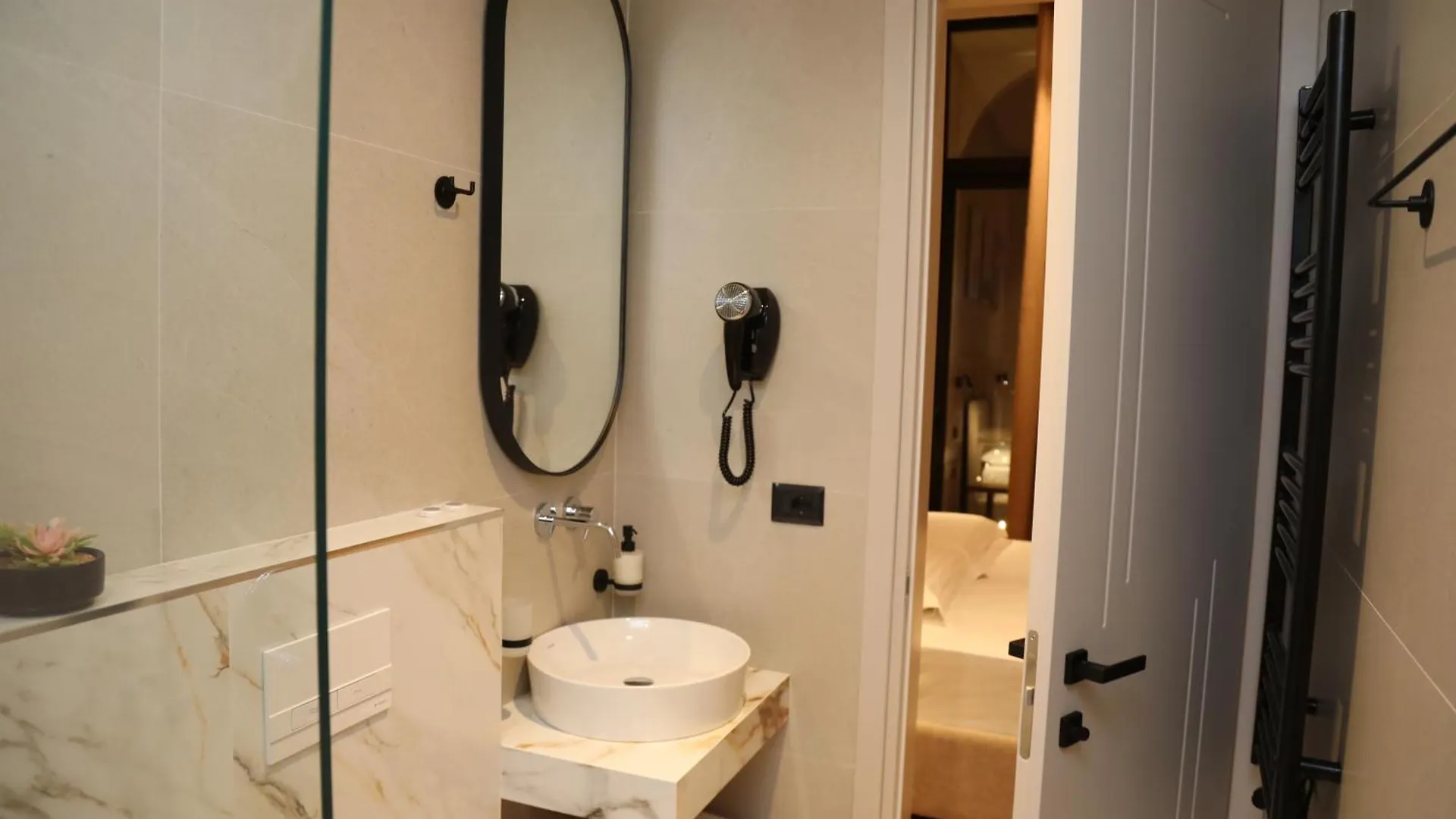 Z Art Hotel Kruje